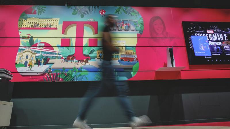 A Magyar Telekom részvényei újra lendületet kaphatnak, és akár 20%-kal is magasabb értékre emelkedhetnek a közeljövőben, ahogy a piaci rali folytatódik - számol be a Világgazdaság.