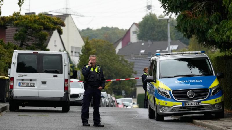 Nem csupán megölte, hanem hosszú órákon át kínozta is örökbefogadott lányát a német polgármesternek.