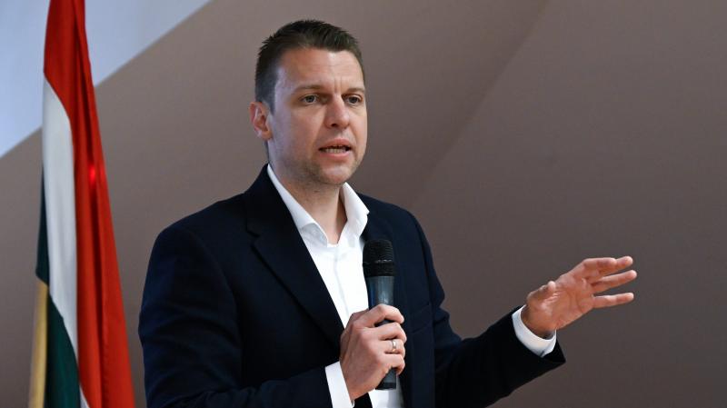 Menczer Tamás hangsúlyozta, hogy Magyar Péter véleménye szerint elengedhetetlen, hogy mindent megtegyünk Ukrajna támogatásáért a győzelem érdekében!